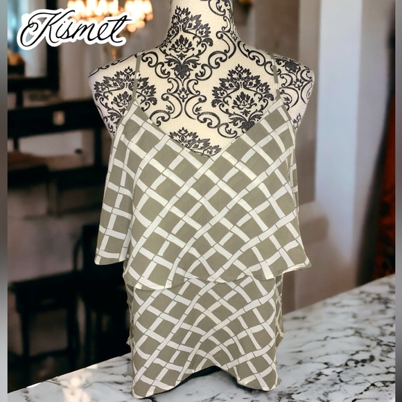 KISMET Women’s patterned silky tank- Small - Picture 1 of 7